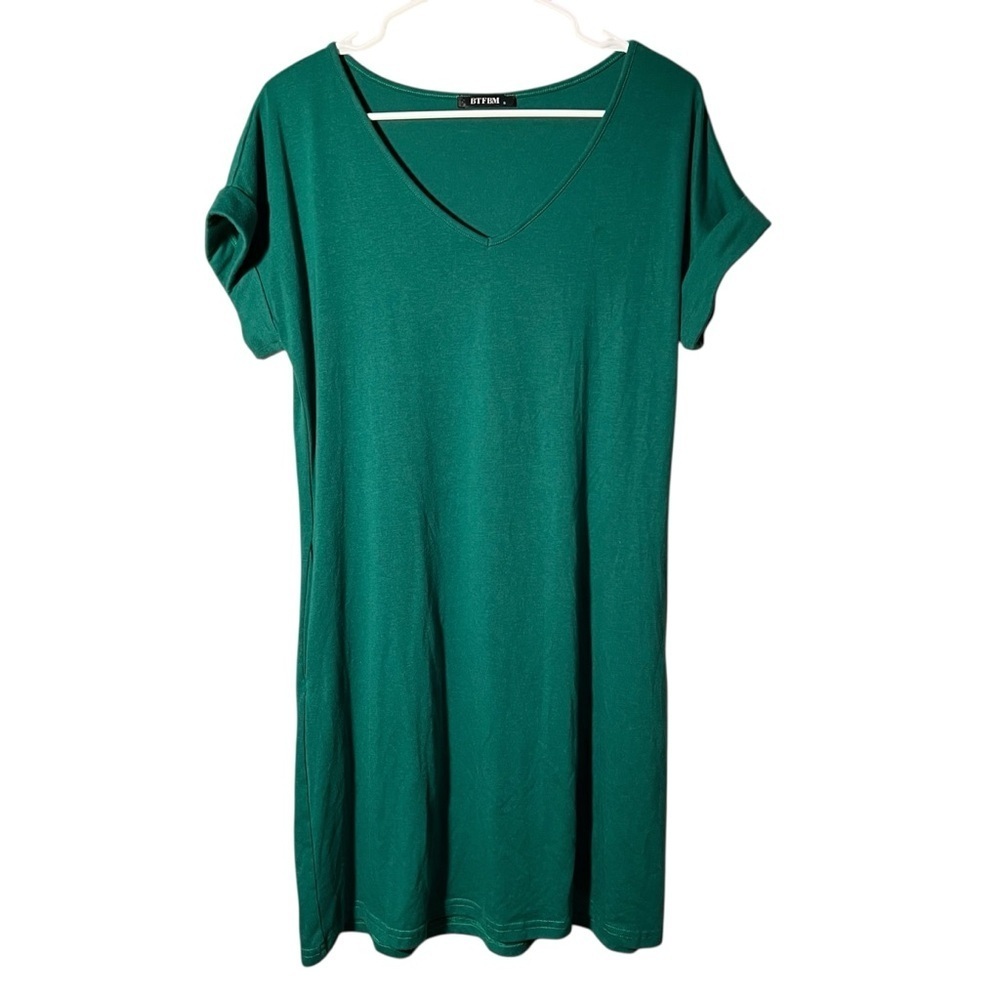 BTFBM Women's Size Small V-Neck Swing Dress Kelly Green Short Sleeve Knee Length